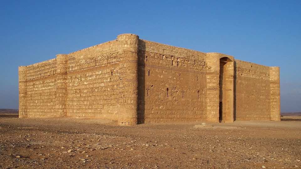 الأردن - قصر الحرانة: قصر أثري مُدهش في الأردن